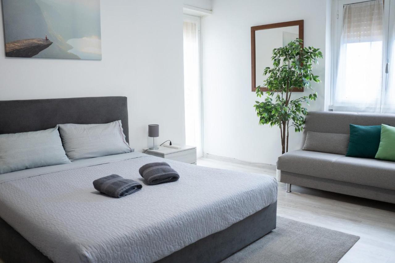 Nonna Pina Guest House Moderno Appartamento Vicino Metro AWifi,Netflix Rome Buitenkant foto