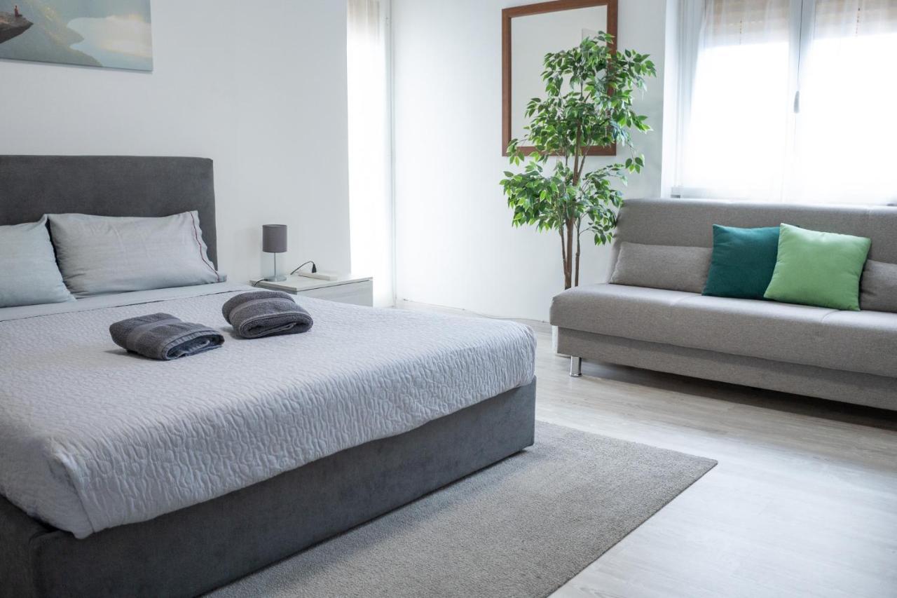 Nonna Pina Guest House Moderno Appartamento Vicino Metro AWifi,Netflix Rome Buitenkant foto